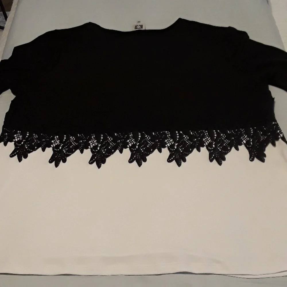 Anne Klein Black & White Shirt - Picture 5 of 6